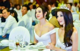 Dù đã là mẹ 4 con, Jennifer Phạm vẫn khiến đàn em “chạy dài” vì độ đẹp không đối thủ