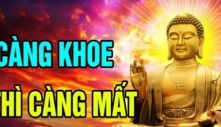 Khoe thứ này với bạn bè chẳng khác đem tài lộc đổ xuống sông, mất bạn mất tiền