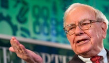 Tỷ phú Warren Buffett nói thẳng 4 sai lầm người nghèo phải dùng cả đời để chiêm nghiệm, trong khi người giàu vẫn âm thầm làm mỗi ngày