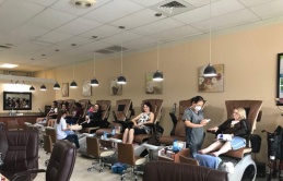 Nghề Nail phá giá nhau ở Mỹ: Cuộc cạnh tranh khốc liệt giữa những người đồng hương.