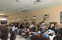 Góc khuất của nghề Nail Việt ở Châu Âu