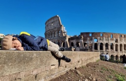 Mẹ Việt ở Anh đưa con đến Rome để thỏa mãn đam mê lịch sử La Mã