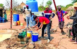 Quang Linh Vlogs - Chàng trai Việt mang những điều kỳ diệu đến đất nước Angola