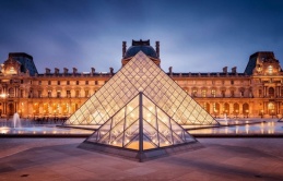 Louvre – Bảo tàng lớn nhất và nổi tiếng nhất thế giới tại Pháp