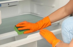 Lau tủ lạnh dùng nước lã không sạch: Lấy thứ này lau là hết mọi vết bẩn, sạch vi khuẩn