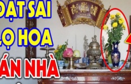 Đặt lọ hoa lên bàn thờ nhất trái, nhì phải: Tưởng đơn giản nhưng nhiều nhà làm sai, mất hết phúc lộc