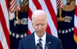 Ông Biden hứng chỉ trích vì thất bại của bà Harris