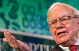 Tỷ phú Warren Buffett nói thẳng 4 sai lầm người nghèo phải dùng cả đời để chiêm nghiệm, trong khi người giàu vẫn âm thầm làm mỗi ngày