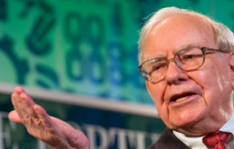 Tỷ phú Warren Buffett nói thẳng 4 sai lầm người nghèo phải dùng cả đời để chiêm nghiệm, trong khi người giàu vẫn âm thầm làm mỗi ngày