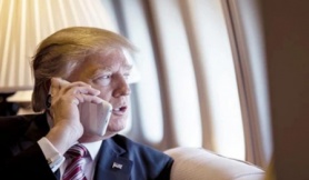 Điện thoại của Donald Trump có gì: Chức năng như iPhone ‘cục gạch’, 1 điểm khác biệt với người thường